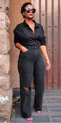 Black Women Curvy Style, Cute Outfits For Bar, Cute 30 Year Old Outfits, Dresses For Business Casual, Tyra Banks Casual Outfits, Style For Black Women Fashion, Nail Shop Outfit, Cap Sleeve Shirt Outfit, Black Women Fall Fashion 2024