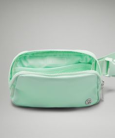 Cute Lululemon Outfits Summer Preppy, Lululemon Belt Bags, Birthday Wishlist For Teens, Preppy Things To Buy, Lulu Belt Bag, Hygiene Bag, Lululemon Belt Bag, Lululemon Bag, Lulu Outfits