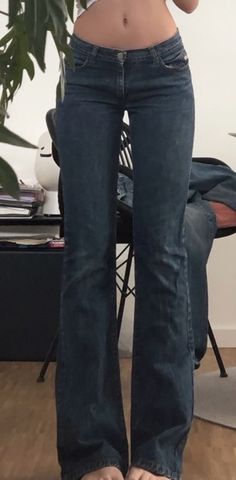 High Waters Jeans, Basic Outfits Grunge, Woman’s Pants, Small Waist Outfits Style, Éd Twt, Downtown Outfits Summer, Downtown Pants, H And M Jeans, Low Waisted Bootcut Jeans