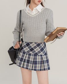 This preppy aesthetic mini skirt features a high waist, pleated design and classic plaid pattern Size:• S: Waist: 64cm/ 25.2 in, Hips: 94cm/ 37.0 in, Length: 32cm/ 12.6 in• M: Waist: 68cm/ 26.8 in, Hips: 98cm/ 38.6 in, Length: 33cm/ 13.0 in• L: Waist: 72cm/ 28.3 in, Hips: 102cm/ 40.2 in, Length: 34cm/ 13.4 in• XL: Waist: 76cm/ 29.9 in, Hips: 106cm/ 41.7 in, Length: 35cm/ 13.8 inMaterial: Polyester Aesthetic Mini Skirt, Y2k Outfits Grunge, Aesthetic Clothes Y2k, Vintage Dress Shop, Flared Skirts, Sci Fi Book, Clothes Y2k, 90s Outfits, Preppy Plaid