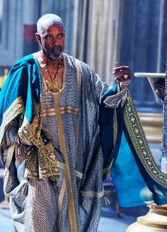 Denzel Washington as Macrinus in Gladiator II (Film, 2024).