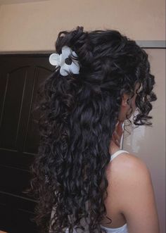 Salon Hairstyles, Receding Hairline, Women's Hairstyles, Curly Hair Inspiration, Curly Girl Hairstyles, Curly Hair Care, Everyday Hairstyles