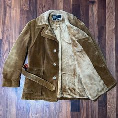 Men's Size 42 Vintage Corduroy Coat Faux Fur Lined Color Is A Chestnut Brown. Depending On The Light It Has Some Green Tones. It's More Brown Overall. Corduroy Coat, Vintage Corduroy, Chestnut Brown, Green Tones, Faux Fur Coat, Chestnut, Faux Fur, Mens Jackets, Overalls