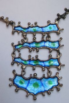 💙💚Fabulous Israel organic Vintage Brutalist Modernist Sterling blue green enamel necklace Click the link to purchase💰⬇️ #brutalist #necklace #modernist #jewelry #vintage #affiliate #ad Microscope Slide Jewelry, Anticlastic Jewelry, Brutalist Necklace, Sport Jewelry, Brutalist Jewelry, Stained Glass Necklace, Exhibition Ideas, Style Collage, Architectural Jewelry