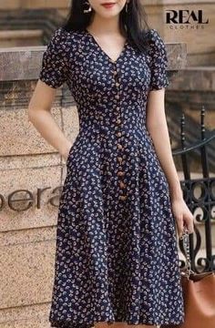 Pretty Dresses Casual, Simple Frock Design, Casual Frocks, Simple Frocks, Frock Fashion, Stylish Short Dresses, Long Dress Design, Frocks For Girls