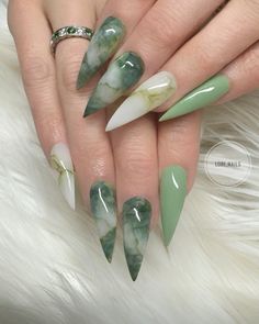 These gorgeous jade marble nails are perfrct for the ipcomkng dall season! Olive Marble Nails, Green Geode Nails, Sage Marble Nails, Jade Stone Nails, Jade Nail Art, Moss Agate Nails, Jhene Aiko Nails, Dark Green Marble Nails, Green Marble Nail Designs