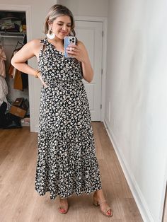 Virginia influencer, Lauren Dix, shares the best wedding guest dress on Amazon. Instagram Outfits