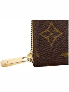 Gender: Women Brand: LOUIS VUITTON Product Name: Monogram Zippy Coin Purse Card Wallet Brown Bags Alora Code: 49395280 Color: brown Composition: Canvas, Cowhide Leather Origin: France Features: Zip Around 4 card slots Coin pocket Designer Style ID M60067 Keychain Wallet, Best Wallet, Luxury Wallet, Lv Monogram, Money Clip Wallet, Brown Bags, Timeless Handbag, Designer Style, Bags Designer Fashion