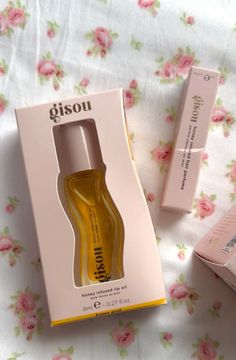 Gisou Lip Oil, Makeup Glossier, Makeup Package, Natural Hairstyle, Trendy Makeup, 2024 Vision, Lip Oil, Body Skin Care, Makeup Lover