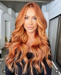 Brown Strands, Caramel Highlights On Brown Hair, Ombre Hair Color For Brunettes, Highlights On Brown Hair, Girls Short Haircuts, Ginger Hair Color, Gorgeous Hair Color, Mocha Latte, Caramel Highlights