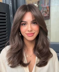 2025 Women Haircut, Haircuts 2025 Women, Brown Hair Colors Chocolate, Platinový Blond, Haircut 2025, Brown Hair Looks, Hair Inspiration Long, Layered Haircuts For Medium Hair