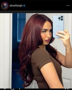 Maroon Hair Outfit Ideas, Burgundy Hair On Pale Skin, Deep Red Hair Colour, Hair Color For Winter Skin Tone, Cherry Mocha Hair, Burgundy Hair Pale Skin, Cool Tone Red Hair, Cherry Cola Red Hair, Cherry Brunette Hair