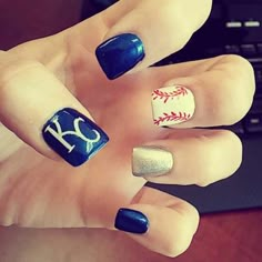 KC Royals nail design. Loved them! Astros Manicure, Kc Royals Nails, Kansas City Royals Nails, Baseball Gel Nails, Kc Nails, Cubs Nails, Mariners Nails Baseball, Press On Nails Size, Royals Nails