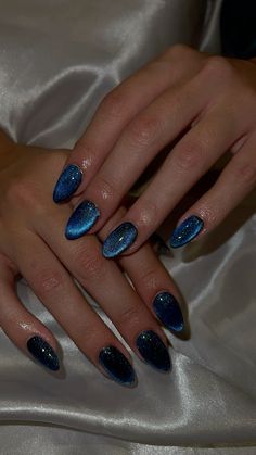 starry night nails cateye nails #nailsofinstagram #nailsoftheday #nails #cateye Glitter Cateye Nails, Cateyes Nails Fall, Subtle Cat Eye Nails, Cateye Glitter Nails, Nails With Magnetic Polish, Cat Eye Space Nails, Magnet Nail Designs, Deep Red Cat Eye Nails, Blue Green Cat Eye Nails