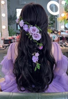 Floral Hairstyles Black Hair, Sweet 15 Hairstyles Long Hair, Tangled Quinceanera Centerpieces, Tangled Wedding Hair, Debut Hairstyles For Long Hair, Rapunzel Quince Hairstyle, Repunzal Tangled Quince, Quinceanera Hairstyles Butterfly, Rapunzel Themed Hairstyle