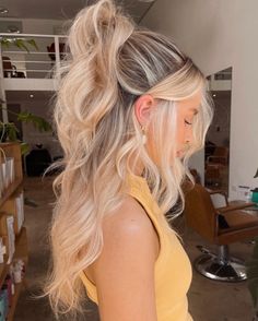 Long Half-Up Ponytail with Face-Framing Down Ponytail Hairstyles, Ponytail With Bangs Hairstyles, Wedding Half Updo, Half Down Ponytail, Half Up Half Down Ponytail, Down Ponytail, Ponytail With Bangs, Braided Half Updo, Chic Ponytail