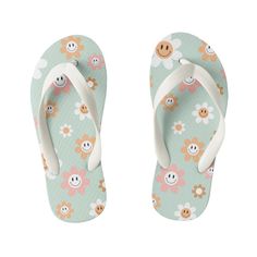 Groovy daisies kid's flip flops. Preppy Kids, Cute Flip Flops, Girls Flip Flops, Kids Flip Flops, Ag Dolls, Womens Flip Flop, Kid Shoes, Girls Shoes, Clothing And Shoes