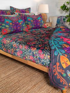 Double-Sided Cozy Bed Blanket - Green Lined Floral-view 1 Jewel Tone Boho Bedroom, Camper Bedding, Hippie Apartment, Funky Bedding, Camper Beds, Colorful Blanket, Apt Ideas, Bedroom Idea, Floral Bedding