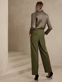 Sculpted Straight Pant | Banana Republic Factory Tailored Structured Office Pants, Structured Fitted Bottoms For Business Casual, Structured Fitted Business Pants, Structured Fitted Pants For Fall, Structured Bottoms For Workwear In Fall, Modern Structured Pants For Workwear, Structured Bottoms For Office In Fall, Fitted Structured Pants For Workwear, Classic Structured Pants For Workwear