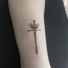 Cutlass Tattoo, Queen Of Swords, Helmet Tattoo, Knights Helmet, Picture Tattoos, Swords, Fun Stuff, Tattoo Ideas, Queen