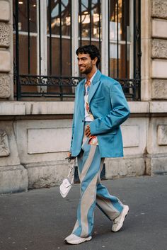 The Best Street Style Photos From the Paris Fall 2022 Menswear Shows | Vogue Street Style Photos, Fashion Forecasting, The Best Street Style, Paris Street Style, Best Street Style, Mode Inspo, Cool Street Fashion, Street Style Looks