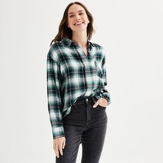 Enjoy effortless style with this women's petite Sonoma Goods For Life oversized boyfriend flannel. Click on this WOMEN'S GUIDE to find the perfect fit and more! Enjoy effortless style with this women's petite Sonoma Goods For Life oversized boyfriend flannel. Click on this WOMEN'S GUIDE to find the perfect fit and more! FEATURES Long sleeves Collared neckline Button front Cuffed sleeves Button cuffs 1 front pocket Asymmetrical hemFIT & SIZING 31 3/4-in. length from shoulder to hemFABRIC & CARE C Relaxed Fit Flannel Shirt For Everyday, Womens Plaid Shirt, Petite Size Chart, Womens Size Chart, Green Plaid, Moss Green, Black Plaid, Petite Size, Blue Plaid