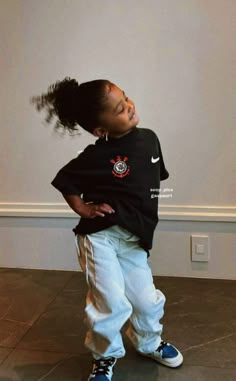 Kids Streetwear Girls Outfit, Stormi Outfits, Lou Dog, Stormi Webster, Kids Streetwear, Baby Fits, Foto Baby