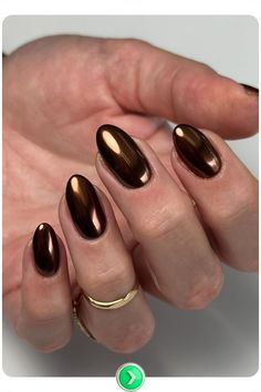 Deep chocolate chrome nails with a classic, timeless look. Glossy and versatile, these nails suit various occasions, adding a rich and elegant tone to any outfit. Brown Holiday Nails, Dark Brown Chrome Nails, Brown Winter Nails, Brown Christmas Nails, Nail Types, Striped Nails, Sparkle Nails