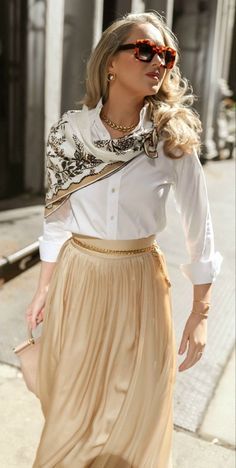 #Winter#WinterOutfits#Fashion2024#SeasonalFashion#WinterTrends#StyleTips#ColdWeatherOutfits#Skirts#Layering#MidiSkirtsIdeas#OutFitIdeas#WinterFashion#WinterOutfitsAesthetic#WinterOutfitsKorean#WinterOutfitsForWomen#ChristmasOutfit Sarah Flint, Silk Maxi Skirt, Spring Essentials, Woman Walking, Chique Outfits, Cooler Look, A Skirt, Nyc Fashion