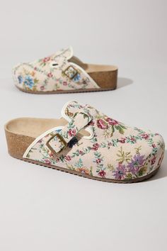 This tried and true style offers a close toe suede upper and a buckle for detail and to tighten the top to your foot. The platform bottom offers an elevated style to a classic clog. Clogs With Straps, Platform Clogs Outfit, Clog Outfit, Fun Shoes, Garden Clogs, Vintage Sandals, Shoe Wishlist, Funky Shoes, Skirts With Boots