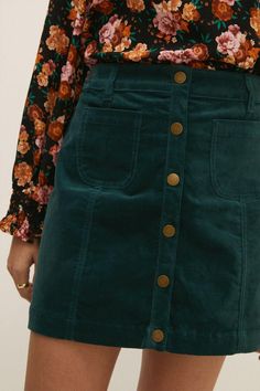 Autumn Corduroy Skirt, Corduroy Mini Skirt Outfit, Velvet Skirt Outfit, Corduroy Skirt Outfit, Teal Skirt, Printed Blouses, Skirts Vintage, Velvet Mini Skirt, Wool Coats