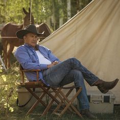 John Dutton Yellowstone, Yellowstone Quotes, Cowboy Culture, Blue Cotton Shirt, Dutton Ranch, Handsome Celebrities