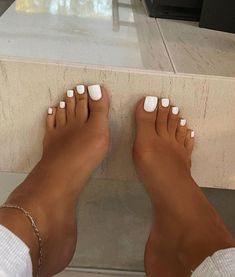 White Pedicure, Feet Nail Design, Foot Pedicure, Toe Nail Color, Pretty Toe Nails, Gel Toes