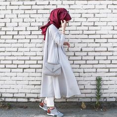 Pinterest 》@hlyarslan Hijabi Mode, Abaya Mode, Hijab Stile, Modele Hijab, Street Hijab Fashion, Hijab Outfits, Muslim Fashion Outfits