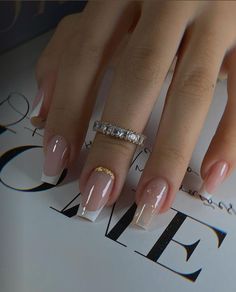 Stylish Nails White, Nails Aesthetic White, Nails Delicadas, Aesthetic Pandora, Nails Delicate, Nails Rosa, Delicate Nails, Ballerina Acrylic Nails, Look Shein