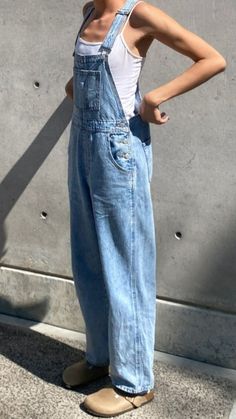 90s Overalls Outfit, Dungaree Outfit, 90s Overalls, Cute Overalls, Look Jean, Overall Outfit, Overalls Outfit, Outfit Cute, Outfit 90s