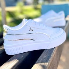 tênis plataforma feminino Platform Tennis, Luxury Bags Collection, Kicks Shoes, Cute Nike Shoes, Girly Shoes, Cute Nikes, Denim Shorts Women, Trendy Shoes