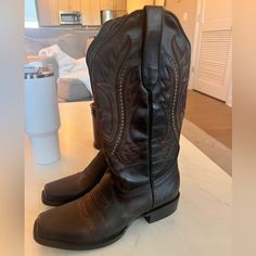 Super Cute And Perfect Condition. I Got As Gift And Have Similar Pair. Formal Western Boots With Almond Toe, Western Boots With Stacked Heel For Formal Occasions, Western Formal Boots With Stacked Heel, Western Boots With Medium Width And Almond Toe, Western Style Boots For Formal Occasions, Formal Western Boots With Square Toe, Western Style Medium Width Boots For Formal Occasion, Formal Western Boots Medium Width, Shoes Brand