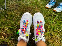 Wook Rave Aesthetic, Diy Rave Accessories, Rave Accessories Ideas, Rave Trinkets, Rave Gifts, Rave Gift Ideas, Festival Trinkets, Raver Aesthetic, Rave Sneakers