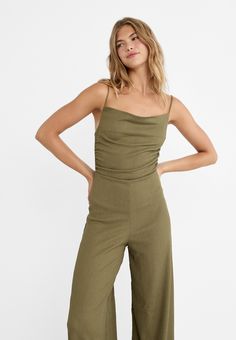 Mono largo escote drapeado | Stradivarius España Jumpsuits Womens Fashion, Jumpsuit Outfits, Cocktail Attire, Draped Fabric, Wide Leg Jumpsuit, Outfits Casuales, Tulum, Semi Formal, Cowl Neck