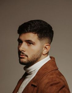 Undercut For Round Face Men, Indian Mens Haircut, Short Mens Haircut With Beard Round Face, Short Hair Styles For Round Faces Men, Short Mens Haircut For Round Face, Round Face Hairstyles Mens Long, Short Hair Cuts For Men Fade Round Faces, Halal Haircuts For Men, Short Hairstyles For Men Round Face