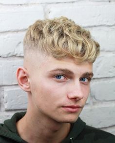 Men Blonde Hair, Textured Haircut, Classy Hairstyles, Quiff Hairstyles, Crop Hair, Men With Blonde Hair, Curly Hair Types, Modern Haircuts