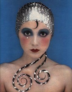 ... Mary Quant Makeup, 1920s Drag Makeup, Vaudeville Aesthetic, Fit Portfolio, Maquillage Goth, Look Gatsby, Barbara Hulanicki, 1920s Makeup, Sarah Moon