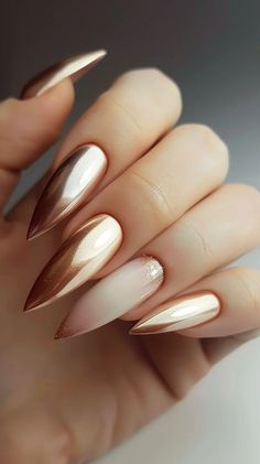 Acrylic Nail Designs Metallic, Thumb Nail Design, Metallic Gold Nails, Metallic Nails Design, Metal Nails, Rose Gold Nails Design, Gold Nail Designs, Gold Nail