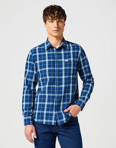 One Pocket Shirt är en klassisk rutig Wrangler-skjorta i regular fit. Den här skjortan är gjord av mjuk bomullstwill och är mycket bekväm att bära. Spela och allt däremellan. Med en subtil Wrangler-logotyp och cool grön rutig kvalitet Slim Fit Plaid Cotton Shirt, Plaid Slim Fit Cotton Shirt, Twill Shirt, Pocket Shirt, On Repeat, Check Shirt, Shirt Sale, Plaid Shirt, Long Sleeve Shirt