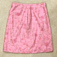 Beautiful Ann Taylor Embroidered Floral Sequined Skirt 100% Linen, Fully Lined In Acetate 4 Petite, Side Zipper Brand New With Tags, Extra Sequins Included. No Smoking/Pets Grey Mini Skirt, Quilted Skirt, Blue Mini Skirt, Mini Pencil Skirt, Flounce Skirt, Pencil Skirt White, Black And White Skirt, Floral Mini Skirt, Tweed Skirt