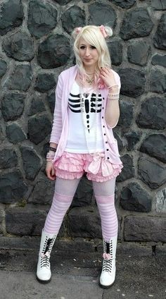 Creepy Cute Outfits, Kei Fashion, Scene Fashion, Facial Expression