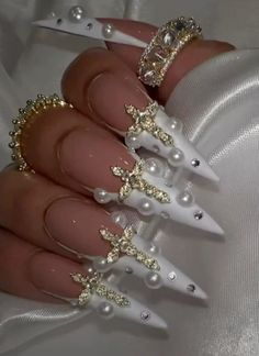 Black And Pearl Nails Design, Pearl Nails Black Women, Pearl Junk Nails, White Gold Silver Nails, White Nail Inspired, Nails With Pearl Charms, Pearled Nails, Nails With Pearls And Diamonds, Nails With A Lot Of Charms