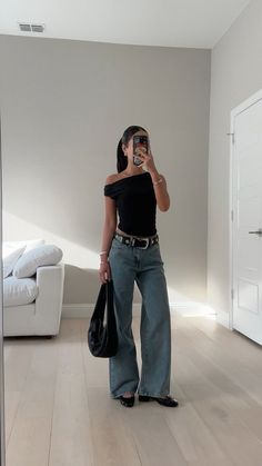 summer ootd Check more at https://beautyfashionideas.com/dress/summer-ootd/ Casual Black Heels Outfit, Black Boots For Women Outfit, What To Wear To University, Ballet Flat Aesthetic Outfit, Minnesota Fall Outfits, Jeans With Ballet Flats Outfit, Flats Aesthetic Outfit, Flare Jeans Outfit Dressy, Black Ballet Flats Outfit Aesthetic