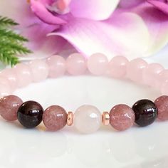 Rose Quartz Bracelet for Love, Luck, and Gratitude Pink Crystal Bracelet, Stretchy Beaded Bracelet, Dainty Rose, Diy Beaded Bracelets, Semiprecious Stone Jewelry, Bracelet Craft Diy, Rose Gold Accents